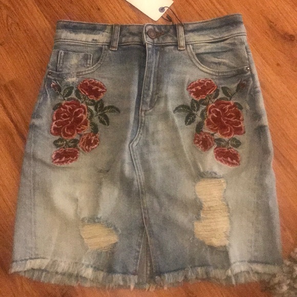 Zara Dresses & Skirts - Zara denim skirt with floral embroidery